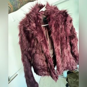 Burgundy women’s faux fur jacket. Size M